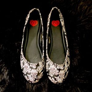 TUK woman’s sugar skull flats 💀